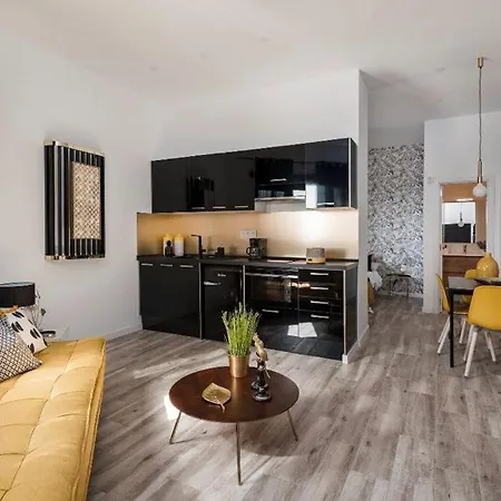 Apartamento La Avenida De Lägenhet